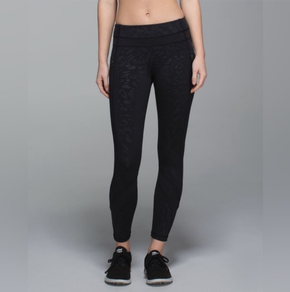 Lululemon Inspire Tight II Animal Swirl Embossed Black / Black Size 4 EUC - Picture 1 of 11